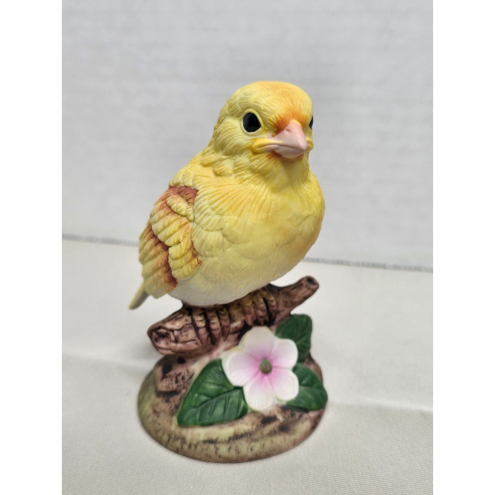 Canary Figurine Andrwa by Sadlek 1985 #6350 Vintage Ceramic Painted
